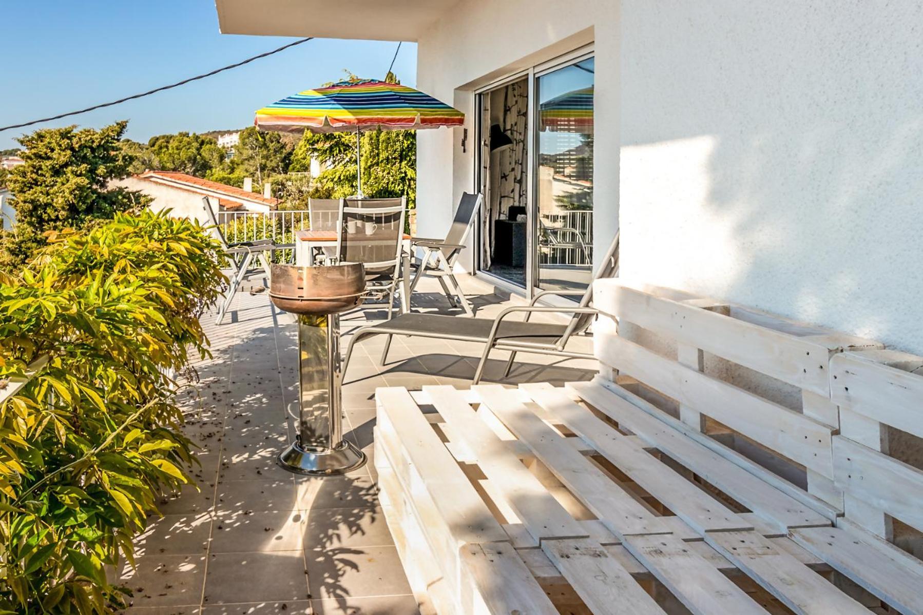 Cap Ras 01 Apartamento Con Terraza Y Vistas Girona Eksteriør billede